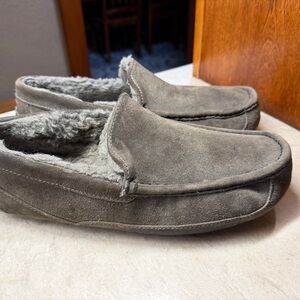 UGG Men's Gray Suede Loafers Slippers.  Size 11